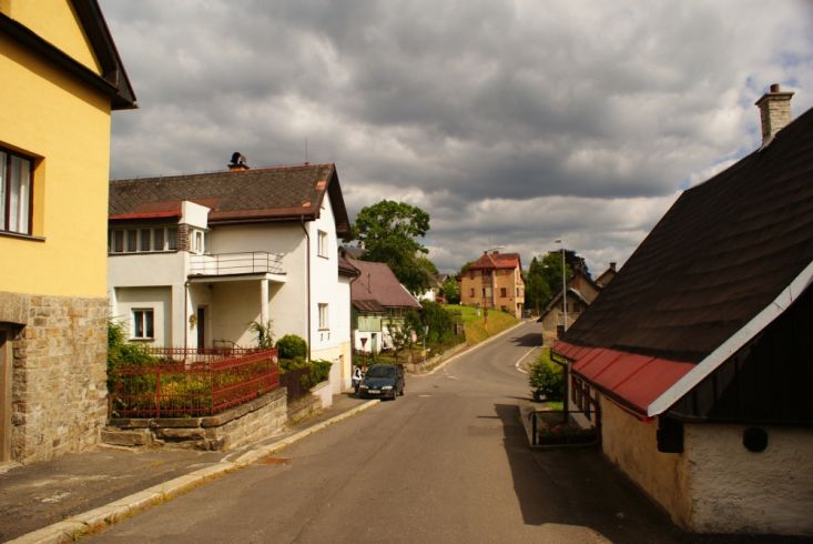 Křížovatka pod dráhou